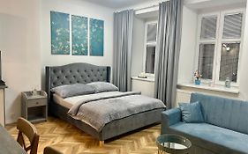 Almond Studio Apartment